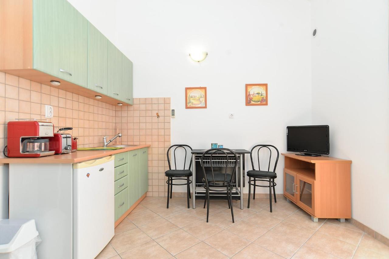 Apartments Ariana 1989 Fažana Eksteriør billede